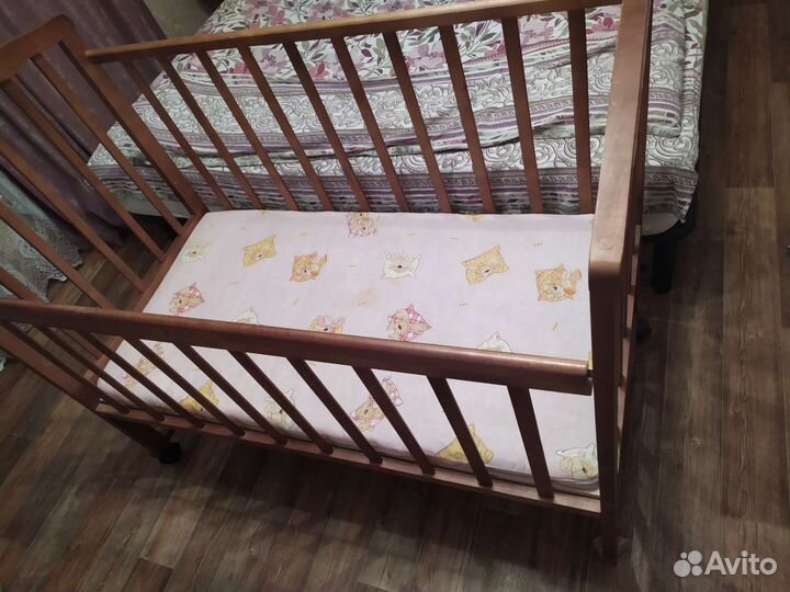 Детская кроватка