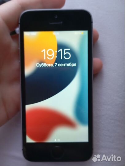 iPhone SE, 32 ГБ