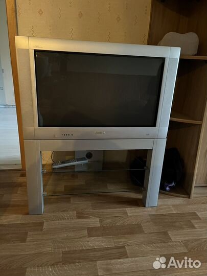 Телевизор philips 32 PW 8818 с тумбой