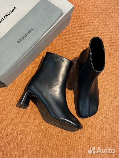 Ботильоны женские Balenciaga