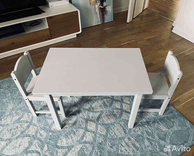 Детский стол письменный IKEA и стульями IKEA