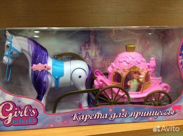 Карета с лошадью