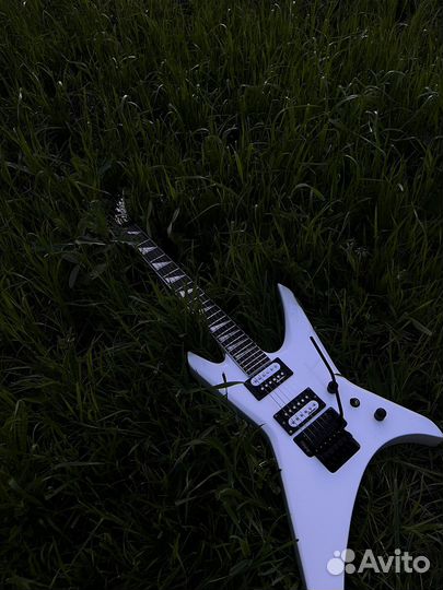 Электро гитара jackson JS32 Warrior Snow (новая)