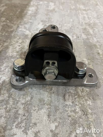 Усиленная подушка двигателя vesta