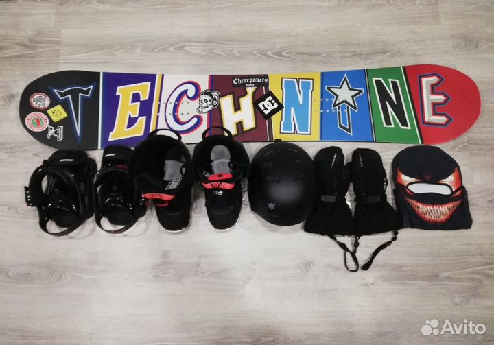 Сноуборд, ботинки, крепления, шлем