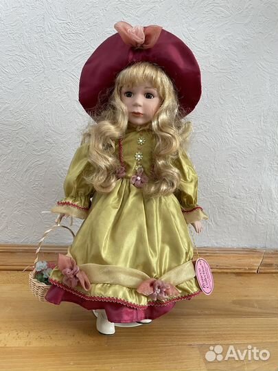 Кукла фарфоровая remeco collection