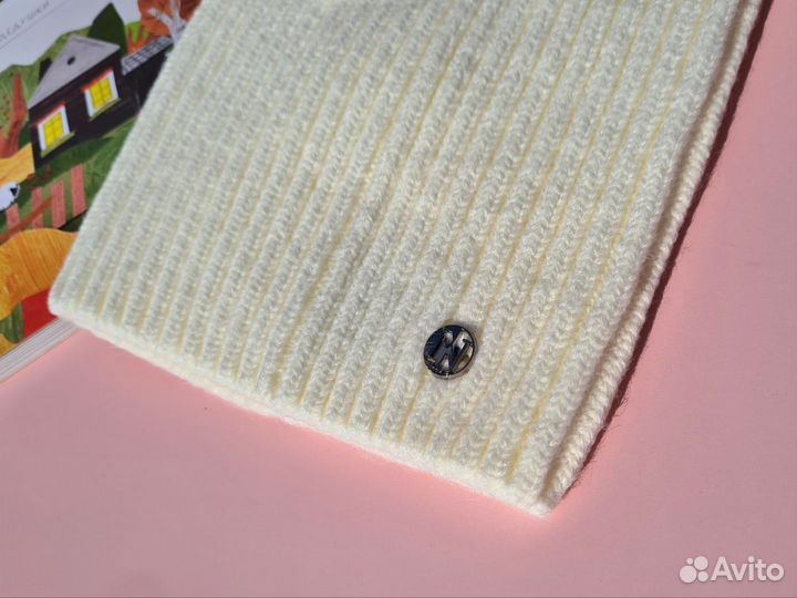 Шапка бини женская белая новая