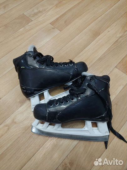 Коньки для хоккея с мячом