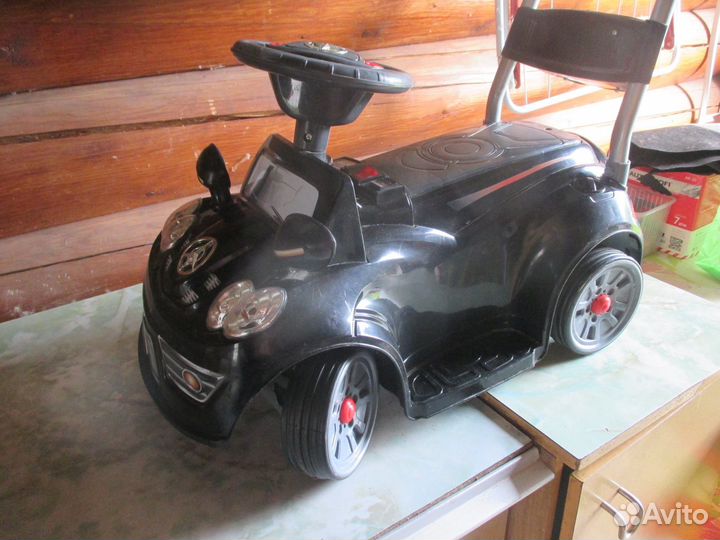 Электромобиль каталка детский на аккумуляторе