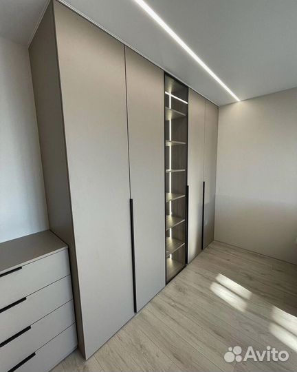 Распашной шкаф на заказ