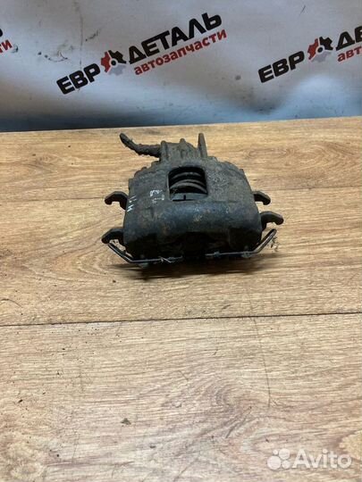 Суппорт тормозной передний правый Focus 1