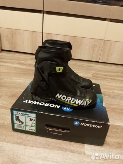 Лыжные ботинки