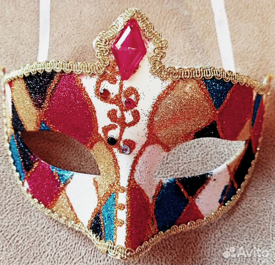 Маска праздничная