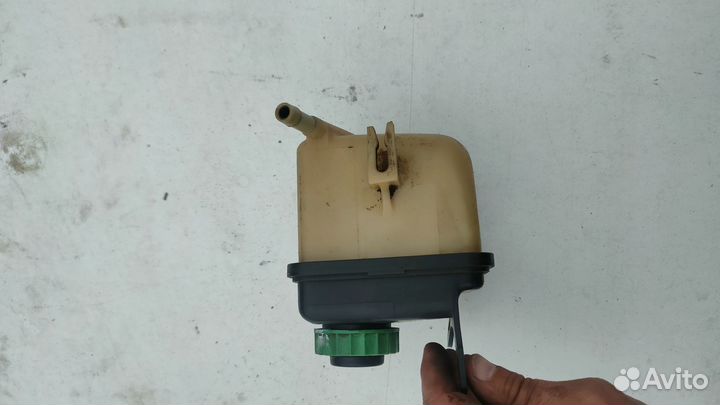 Бачок гидроусилителя гур Audi 80 b3