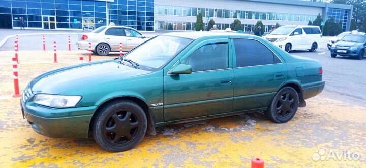Toyota Camry 2.2 AT, 1999, 160 000 км