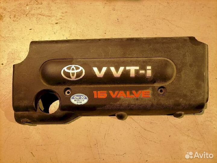 Декоративная крышка двс 12601-28130 Toyota Camry C