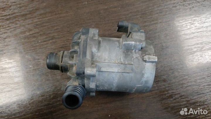 Дополнительная водяная помпа Bmw 750Lix F02 N63