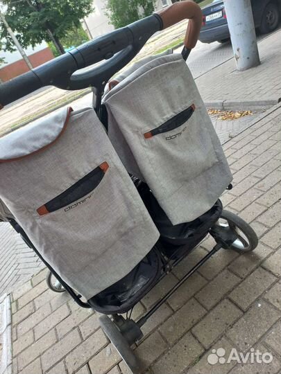 Коляска для двоих