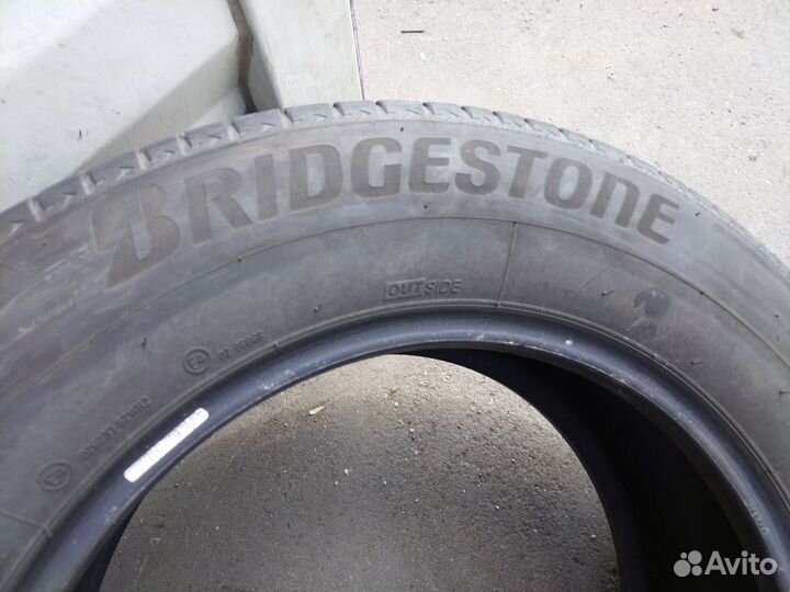 Bridgestone Alenza 001 235/65 R17 108V