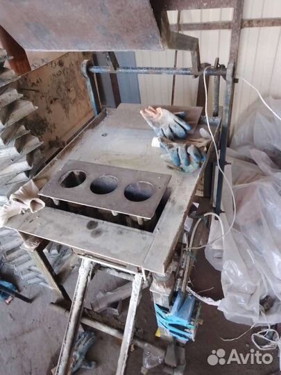 Формы для производства вазонов и колец и шлакоблок