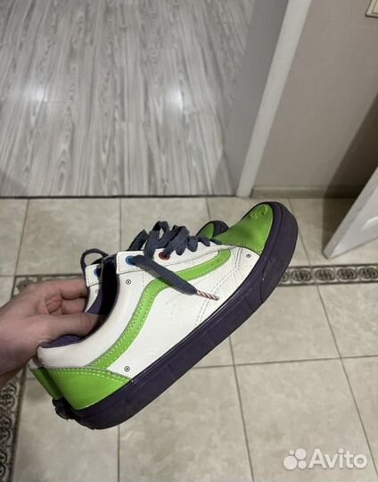 Кроссовки vans