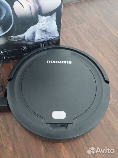 Робот пылесос Redmond rv-r350