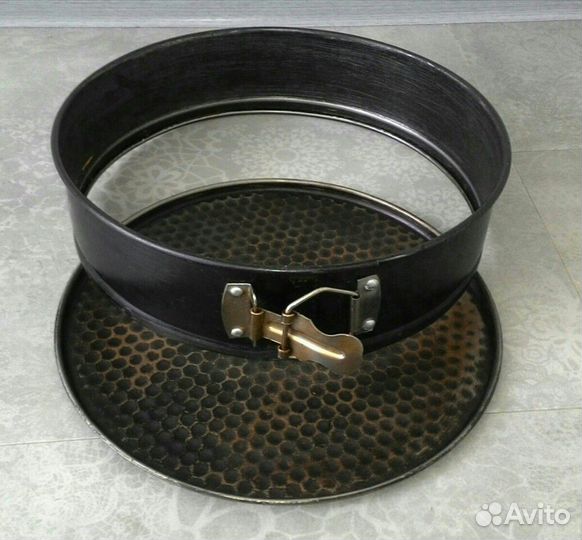 Крышки универсальные. Емкость для выпечки торта