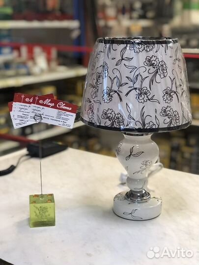 Лампа настольная Светильник