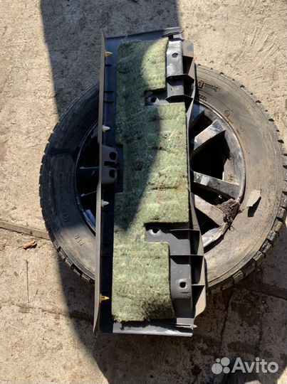 Накладка пластик задка lancer ix 9 лансер 9