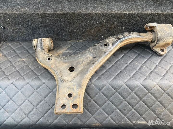 Рычаг левый передний actyon