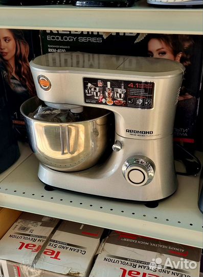 Новая кухонная машина Redmond RKM-4030