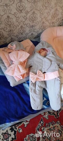Комплект на выписку для девочки