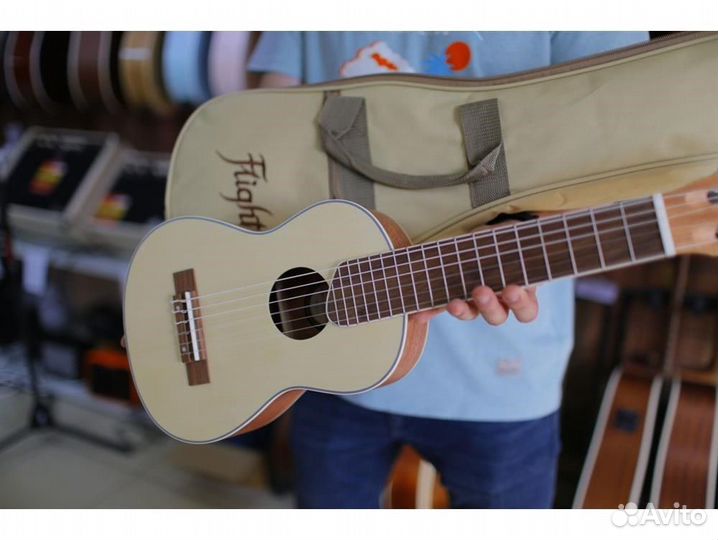 Flight GUT 350 SP/SAP гиталеле с чехлом