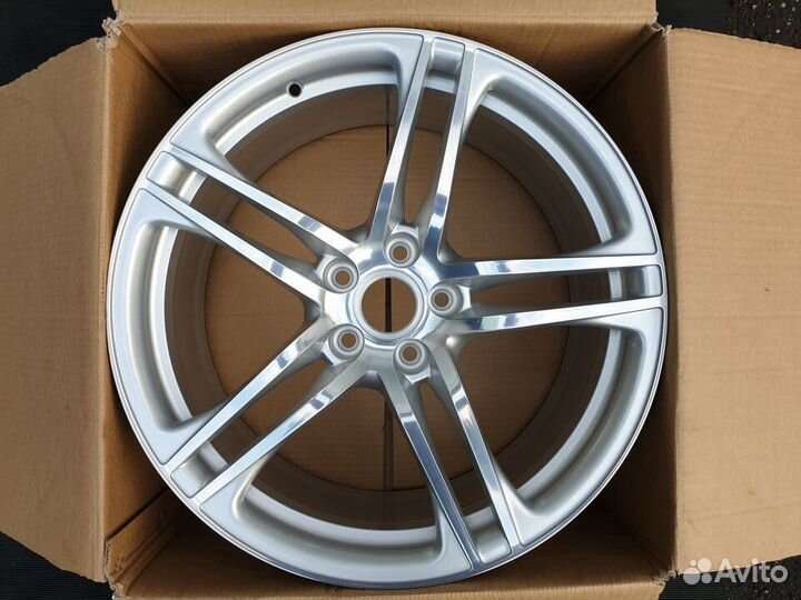 Новый оригинальный кованый (F) диск R19 Audi R8