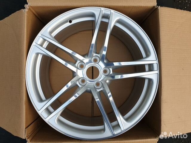 Новый оригинальный кованый (F) диск R19 Audi R8