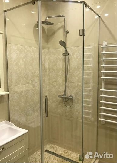 Стеклянные ограждения для душа без поддона