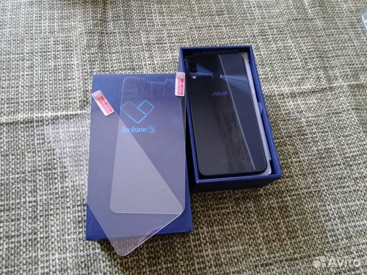 ASUS ZenFone 5 ZE620KL, 4/64 ГБ