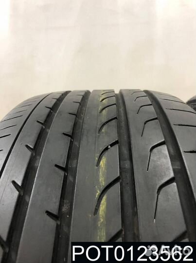 Yokohama BluEarth RV-02 245/40 R20 99W