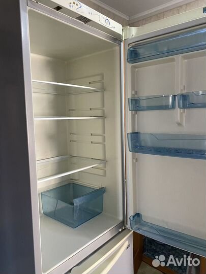 Холодильник бу pozis