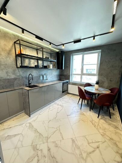 2-к. квартира, 52 м², 10/10 эт.