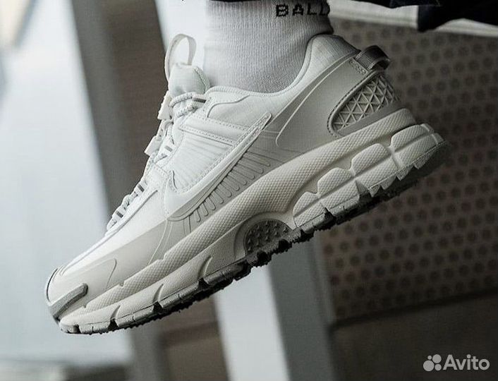 Кроссовки Nike Air Zoom Vomero 5 White Grey