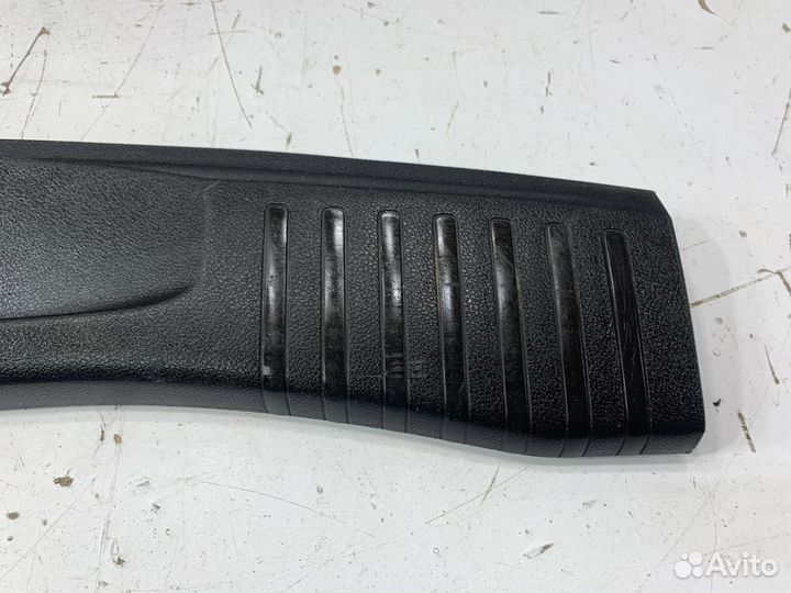 Ford fusion накладка на замок багажника, пластик