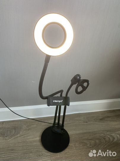 Кольцевая лампа со штативом