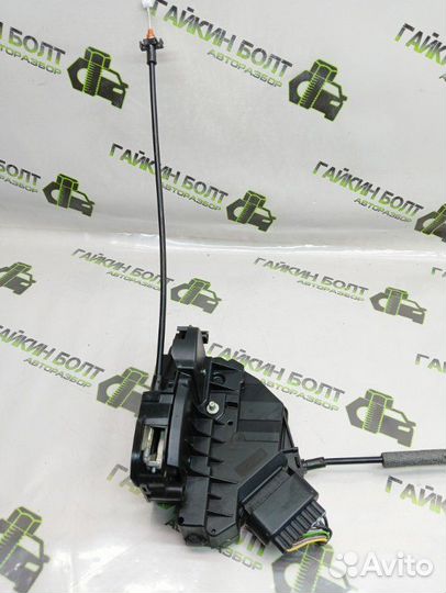 Замок боковой двери передний правый Ford Focus