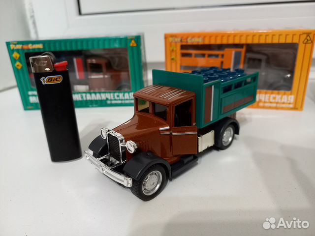 Машинка металлическая