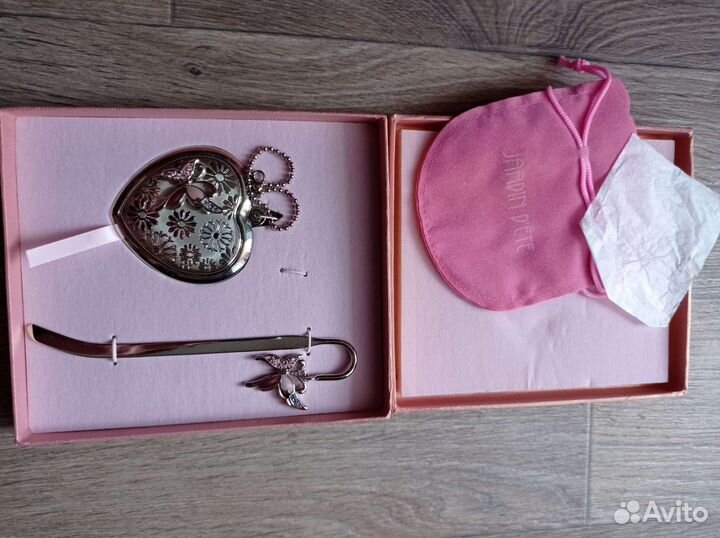 Набор зеркальце и закладка для книг