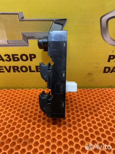 Блок кнопок стеклоподъемника шевроле лачетти