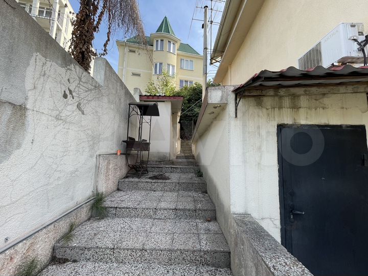 Дом 239 м² на участке 5 сот.