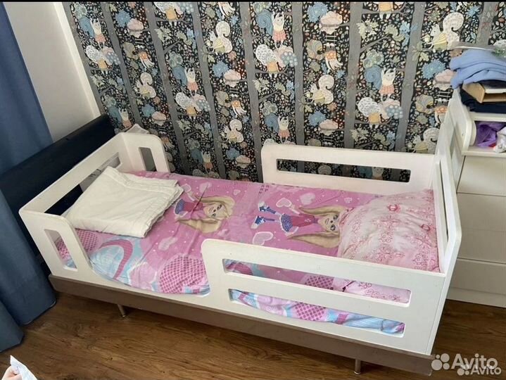 Кровать с матрасом