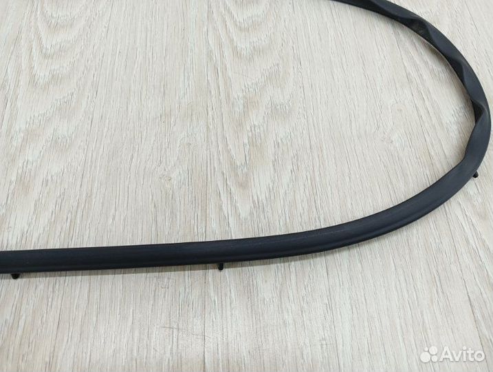 Уплотнитель двери задний правый Renault Kaptur